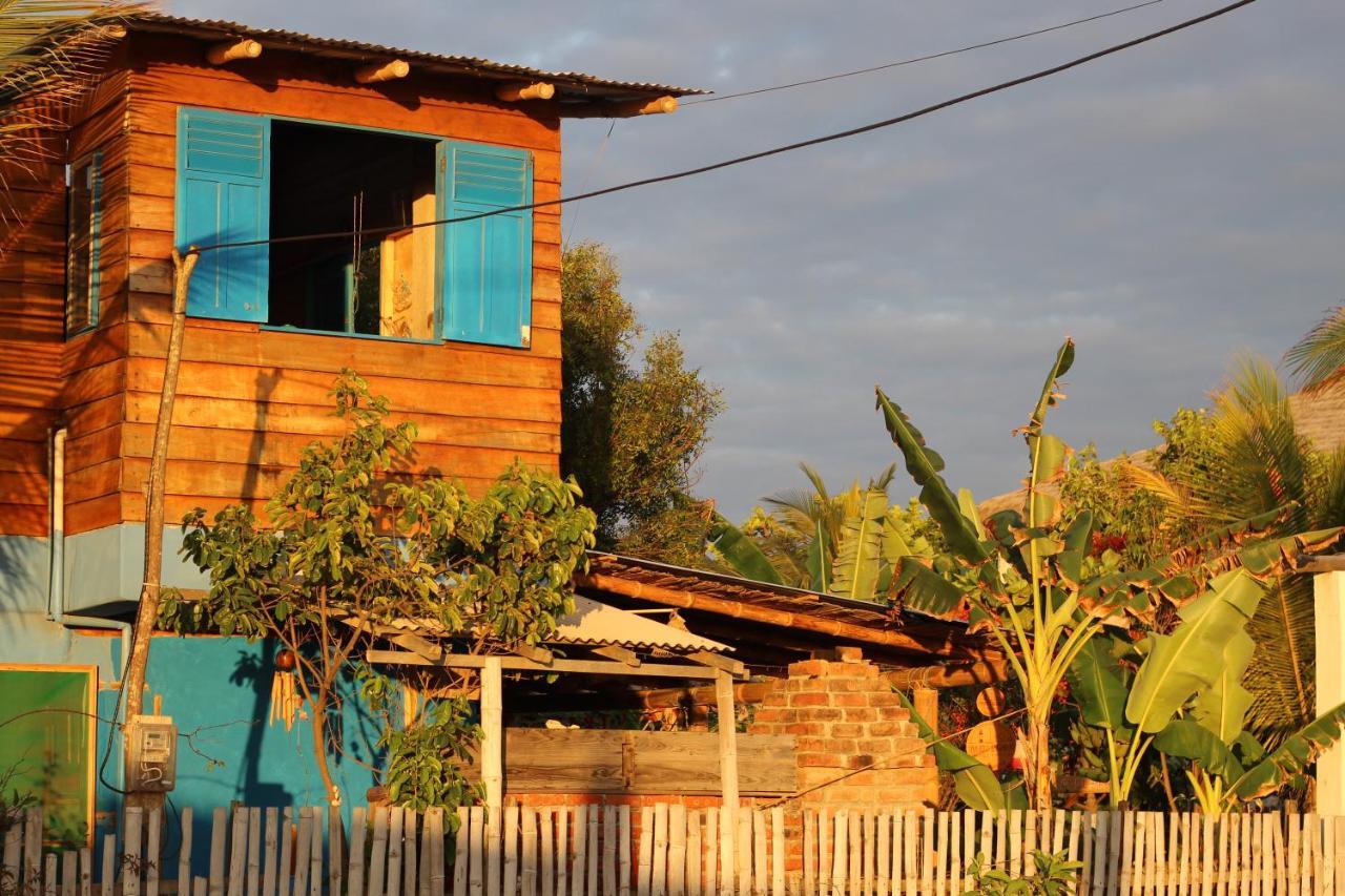Hostal Puerto Engabao "El Surf Shelter" Buitenkant foto